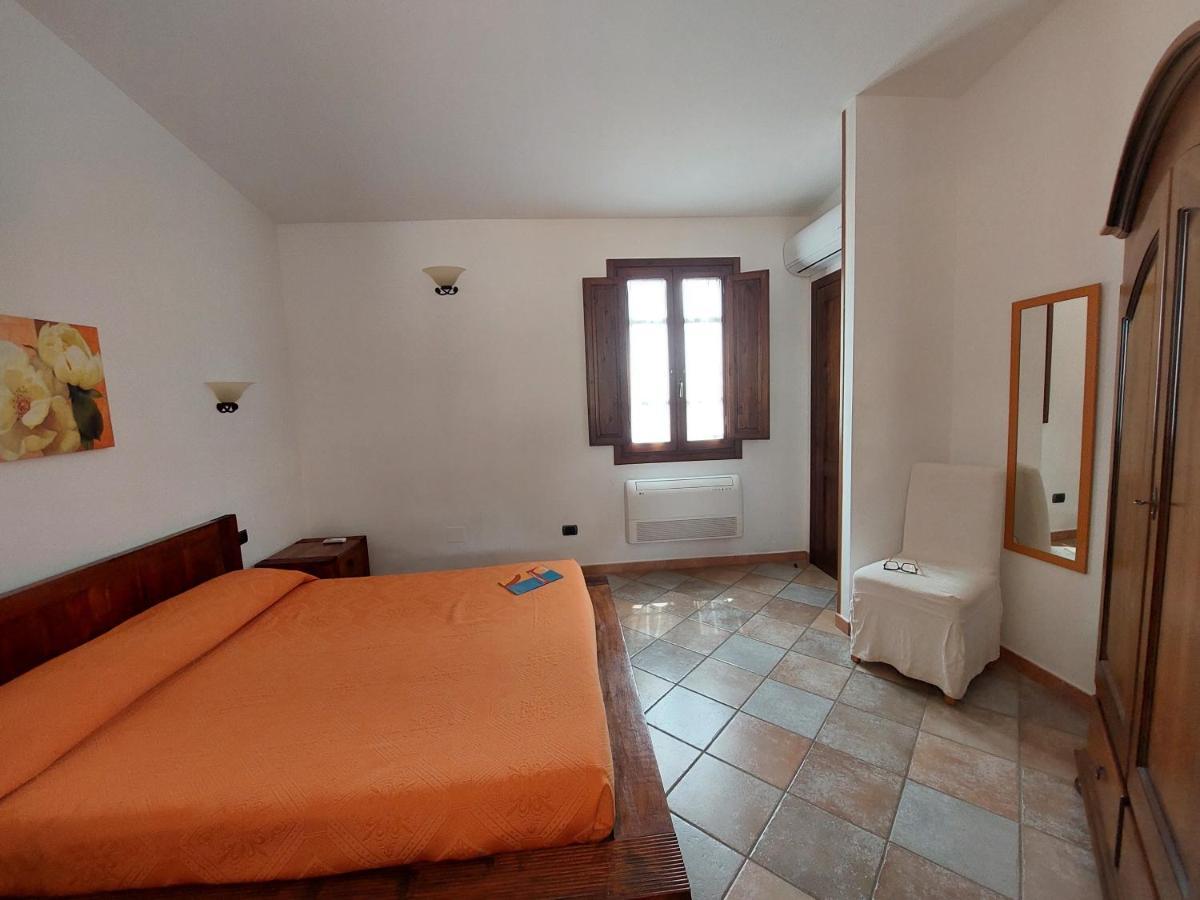 Hotel La Corte Rosada Villasimius Eksteriør billede