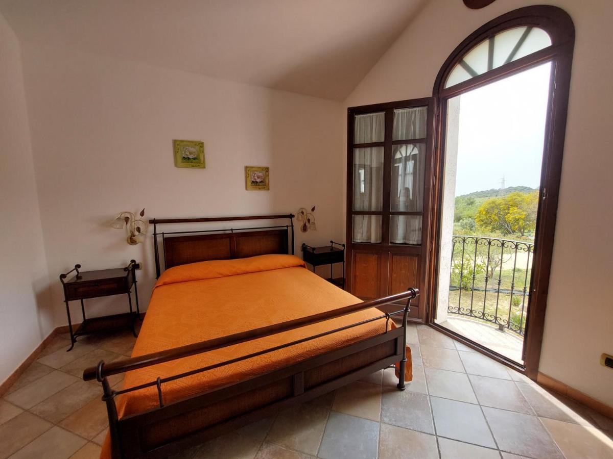 Hotel La Corte Rosada Villasimius Eksteriør billede