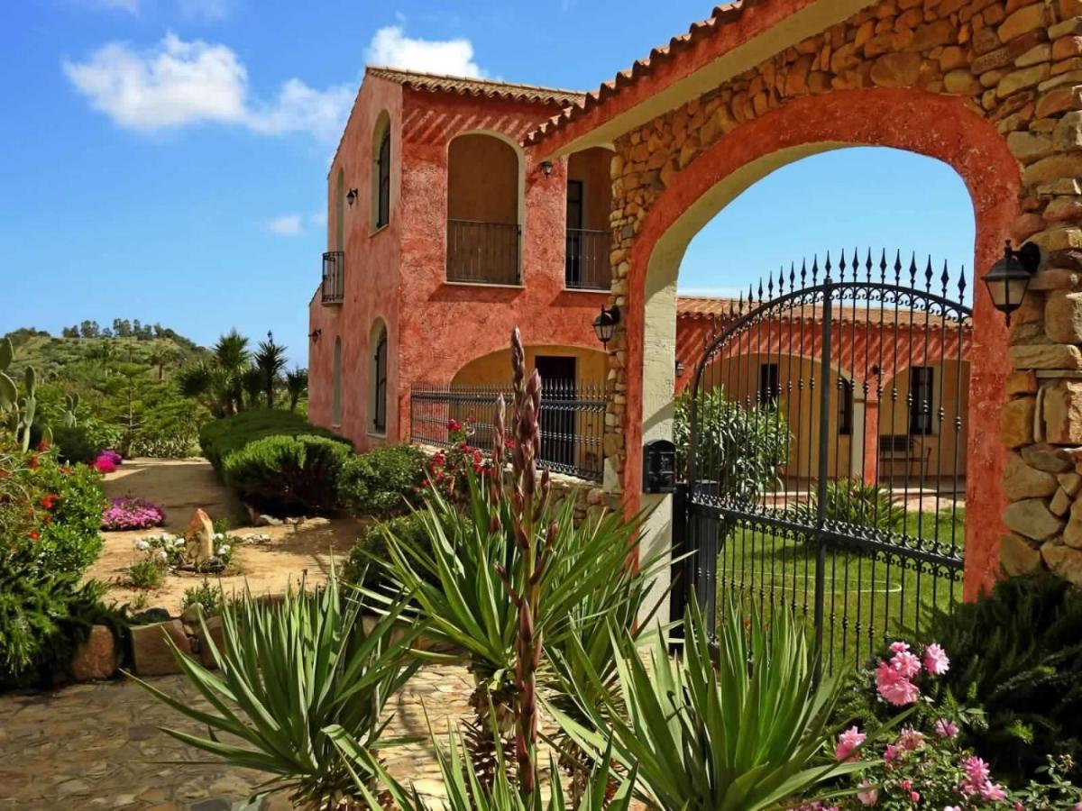 Hotel La Corte Rosada Villasimius Eksteriør billede