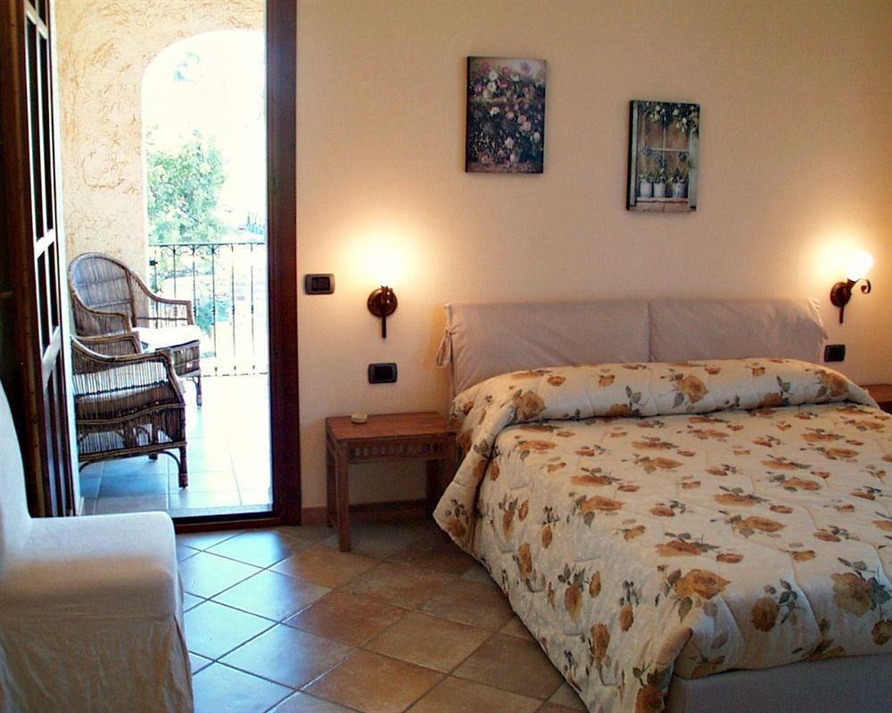 Hotel La Corte Rosada Villasimius Eksteriør billede