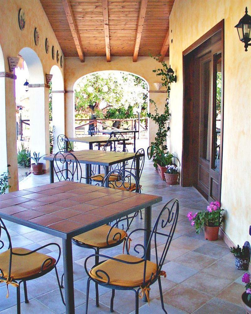 Hotel La Corte Rosada Villasimius Eksteriør billede