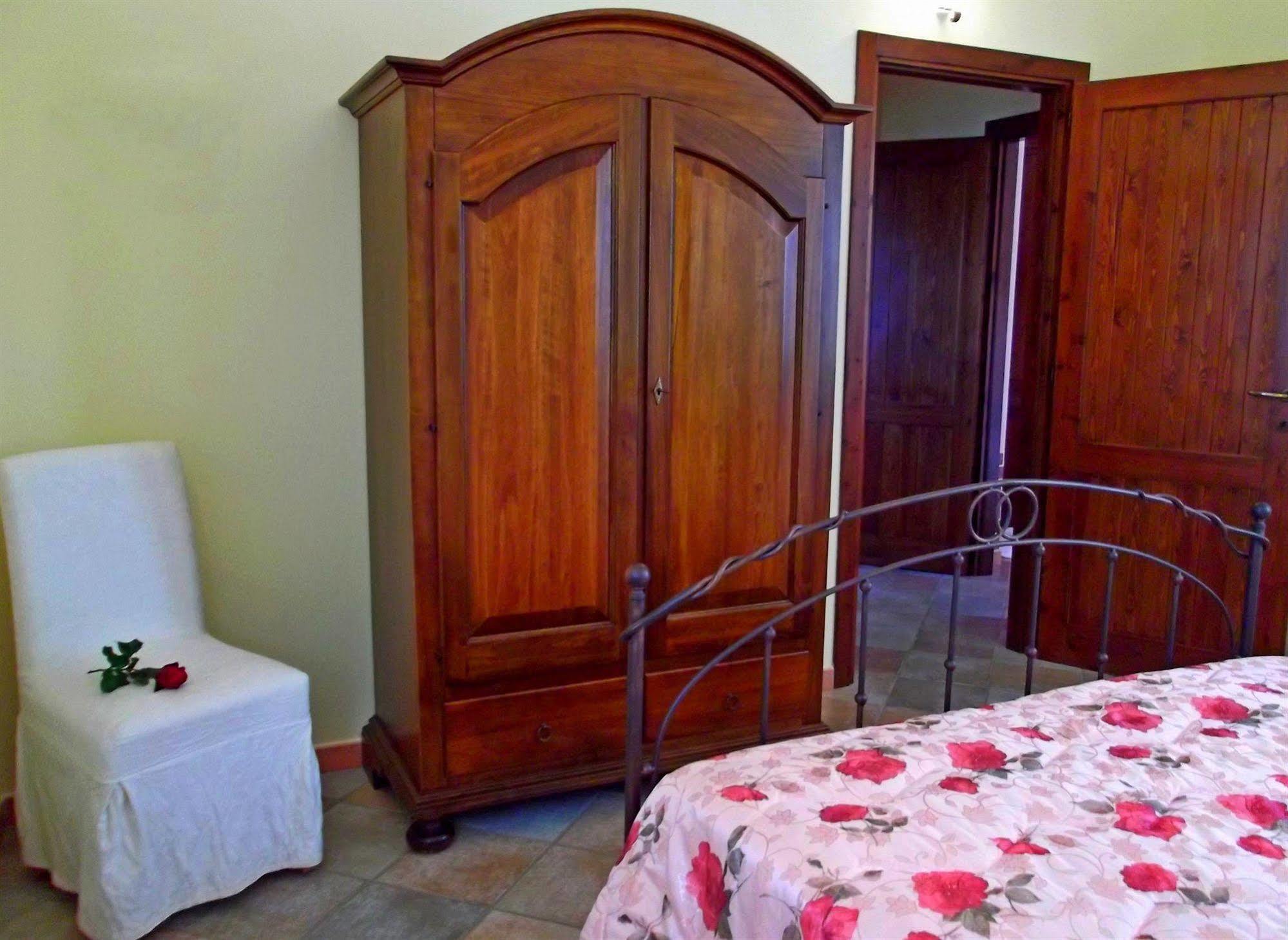 Hotel La Corte Rosada Villasimius Eksteriør billede
