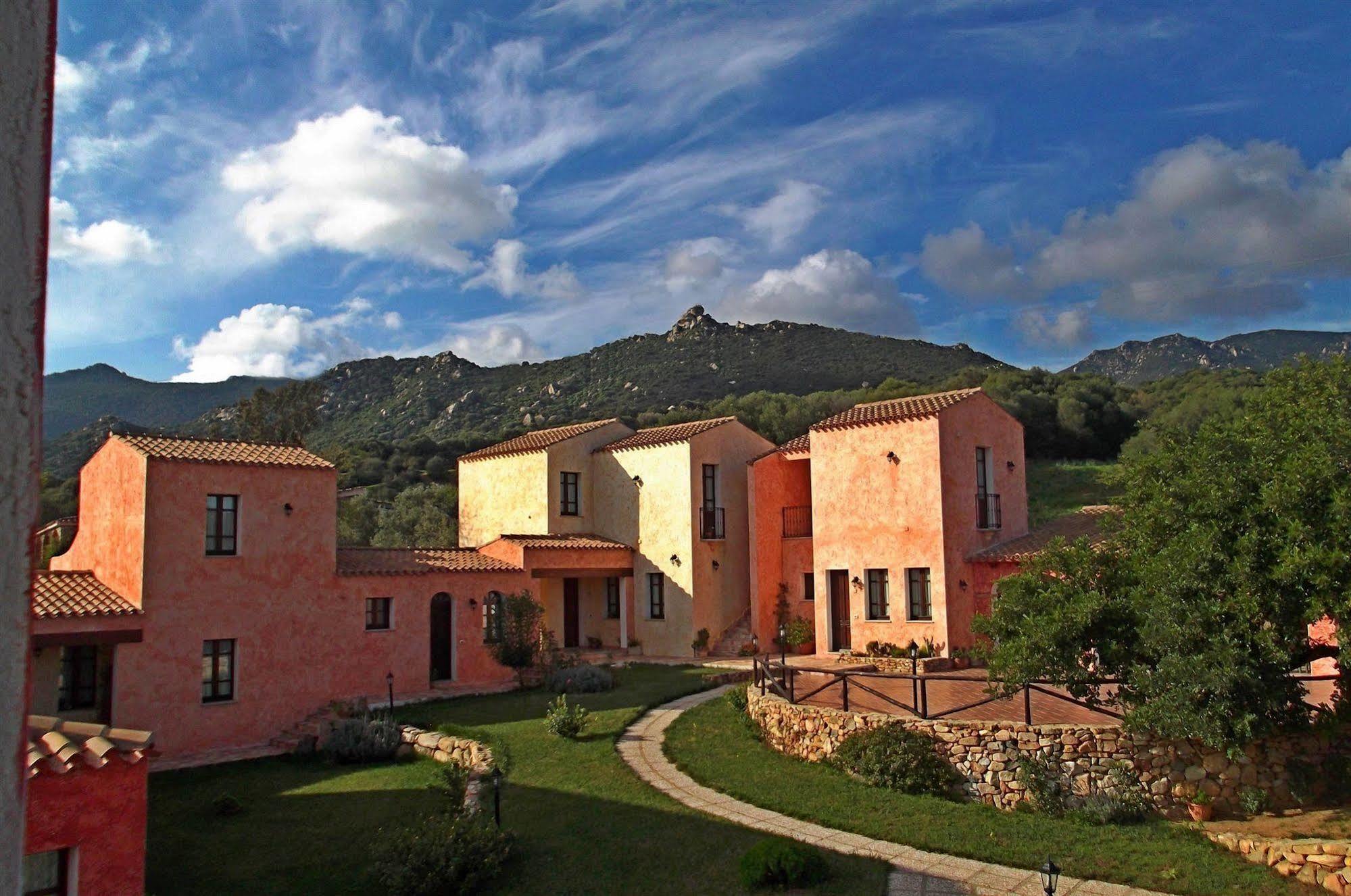 Hotel La Corte Rosada Villasimius Eksteriør billede